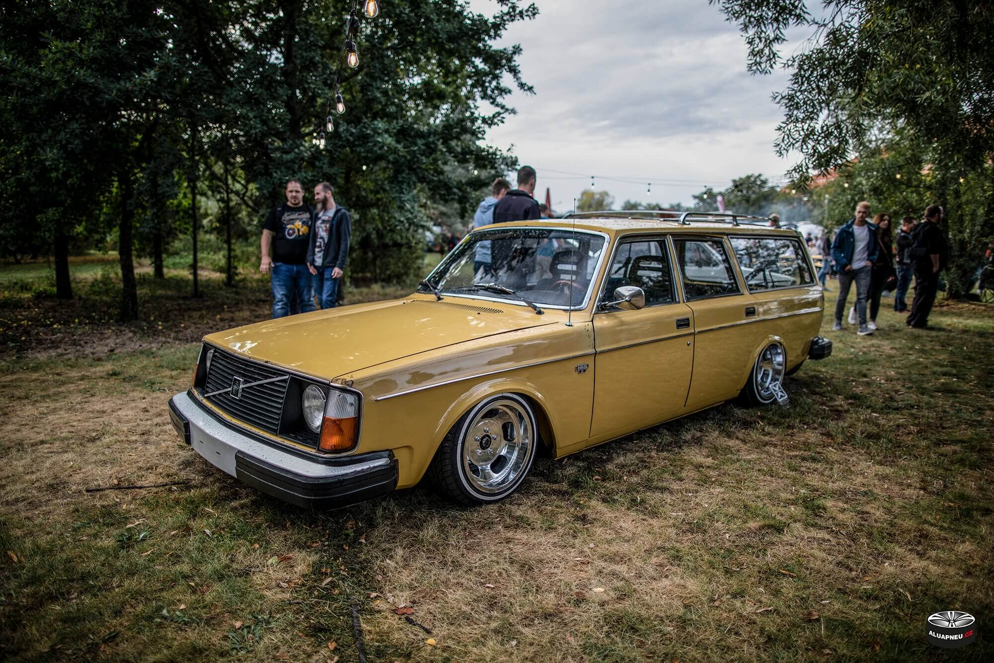 Alu kola Volvo 244 - XS Classic Carnight 5.0 - Drážďany tuning sraz 2019 - www.aluapneu.cz