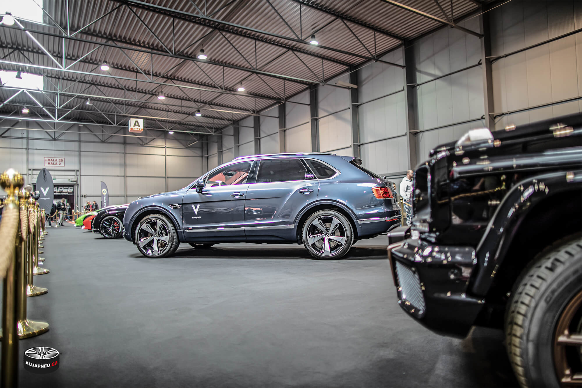 Bentley Bentayga - leštěné elektrony Bentley - Autosalon Praha 2019 - www.aluapneu.cz