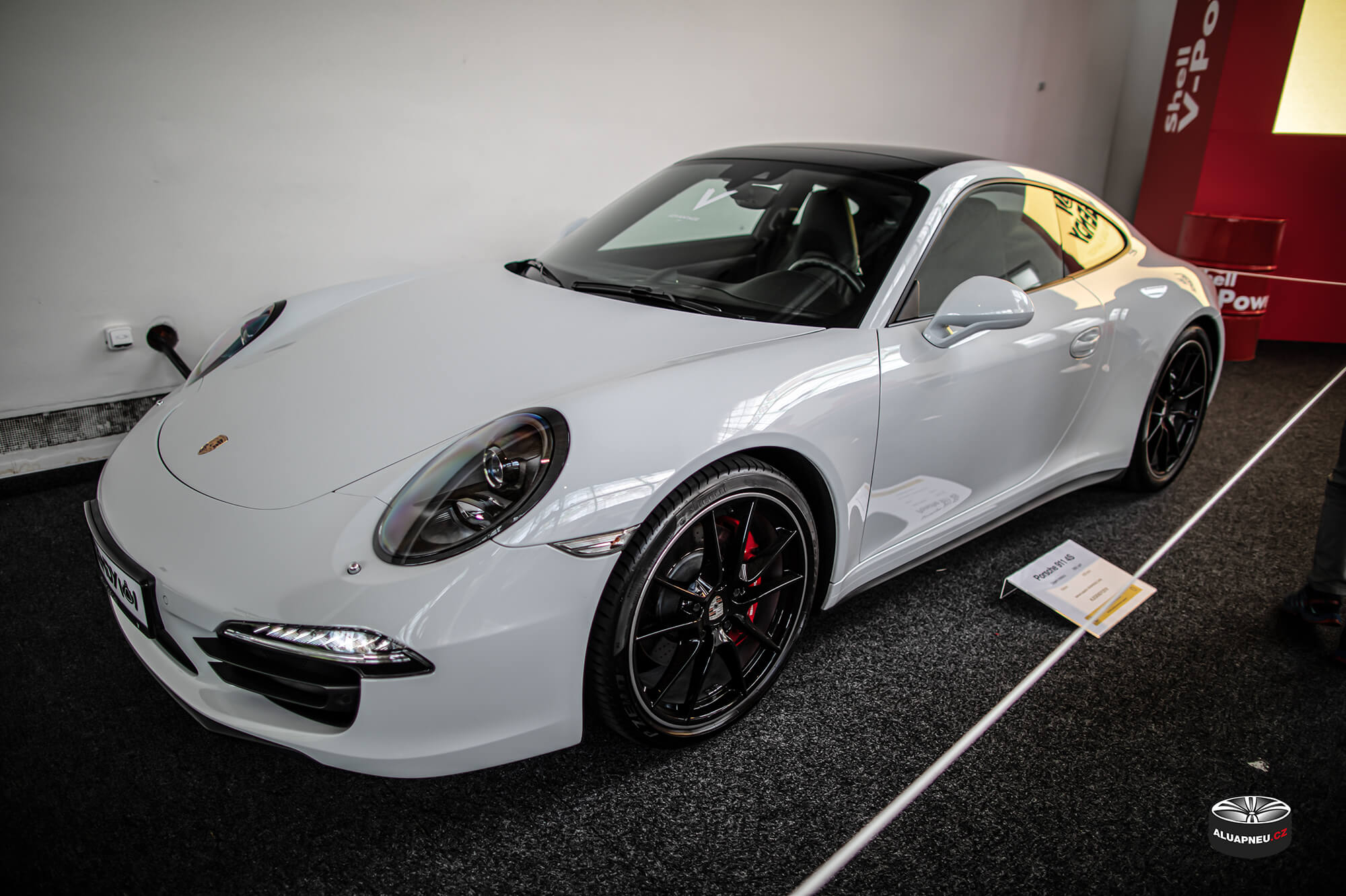 Černá alu kola Porsche - Automobilové Legendy 2019 - www.aluapneu.cz