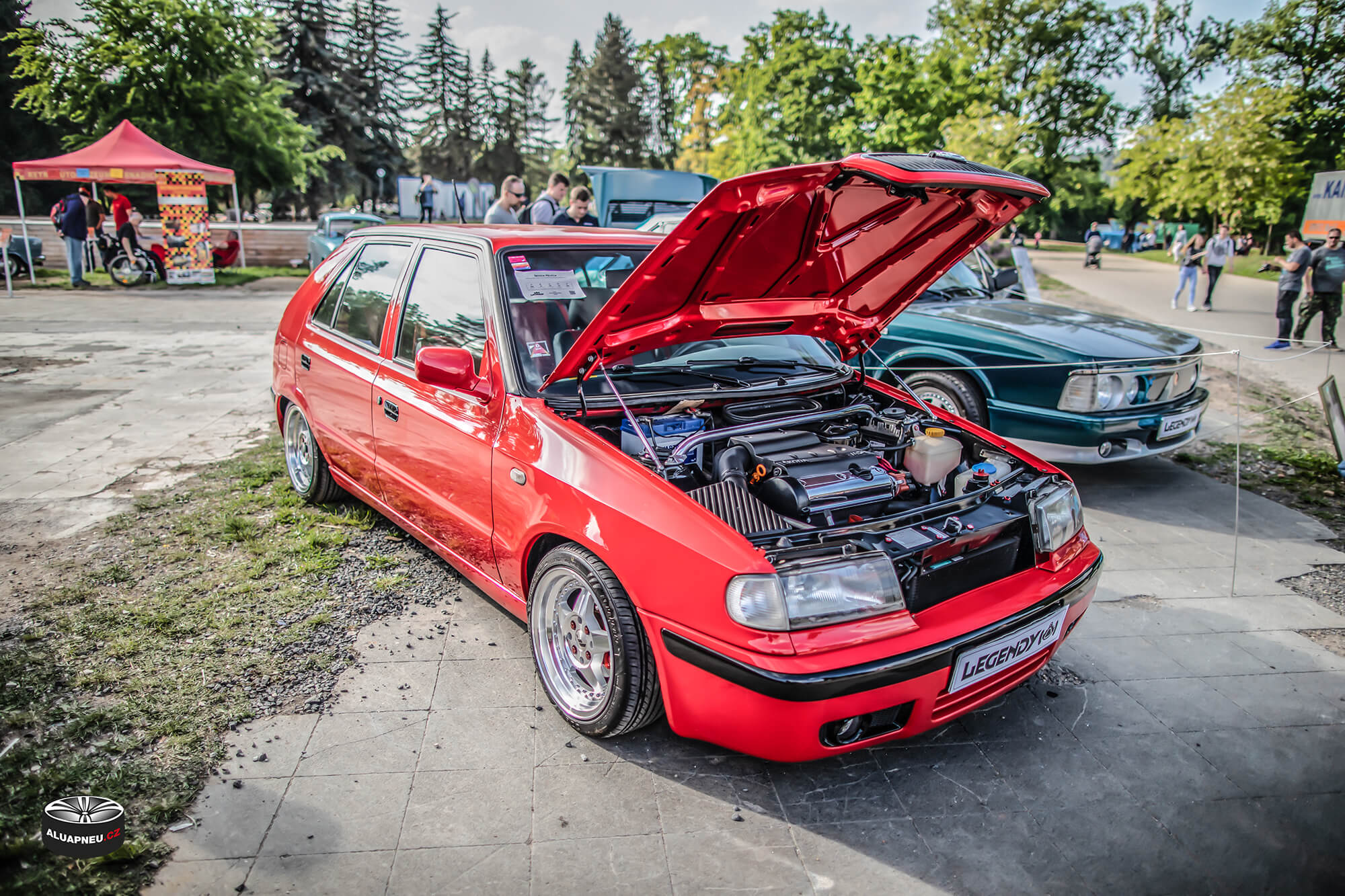 Límcová alu kola Japan Racing - Škoda Felicia - tuning elektrony - Automobilové Legendy 2019 - www.aluapneu.cz