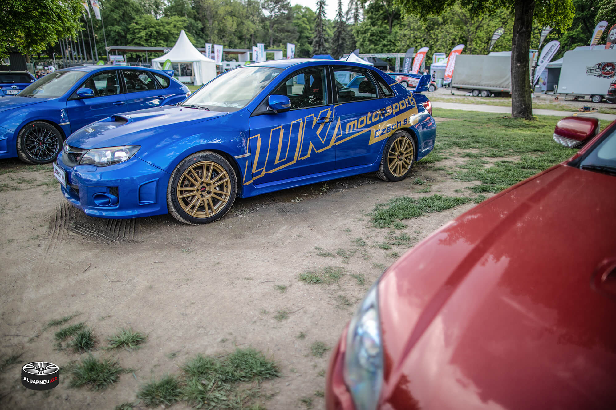 Litá kola Subaru Impreza - originální zlaté alu disky STI - Automobilové Legendy 2019 - www.aluapneu.cz